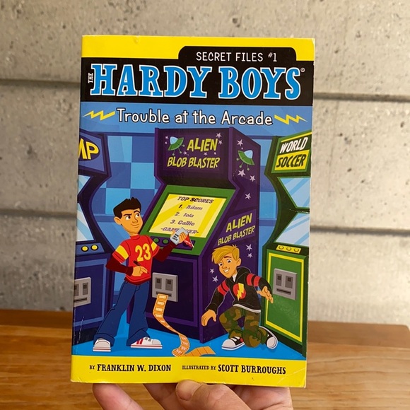 Hardy Boys “Trouble at the Arcade” - Picture 2 of 6